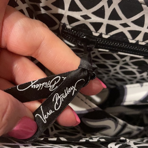 VERA BRADLEY STRUCTURED QUILTED handbag crossbody  purse FLORAL BLACK WHITE NWOT - Picture 16 of 16